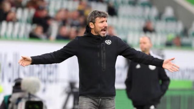 边后卫位的 边后卫位的